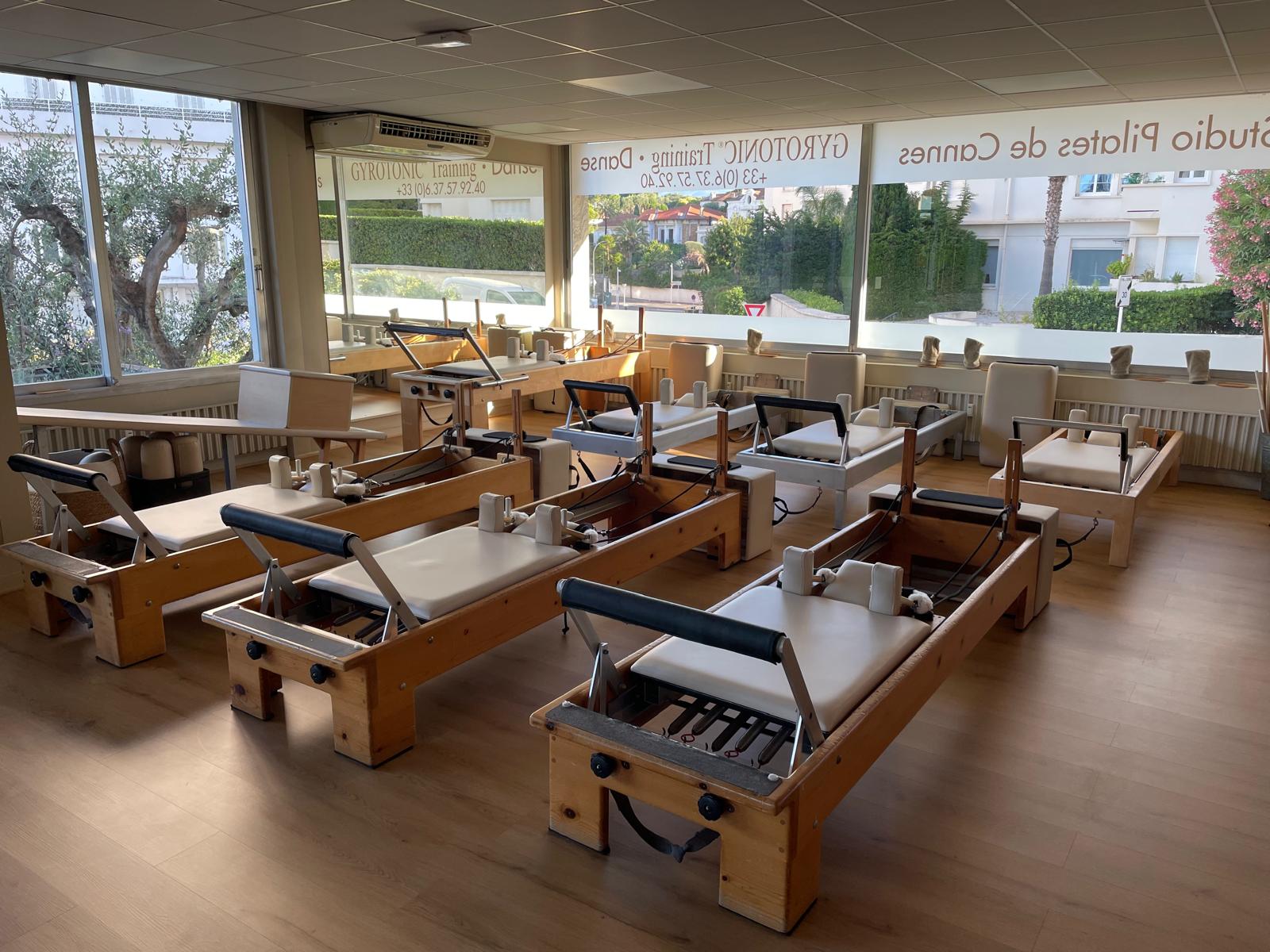 Cours de Pilates au sol au Studio Pilates de Cannes